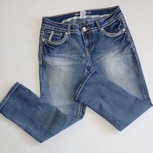 Maurice's Cropped Embellished Jeans‎ Junior 1/2